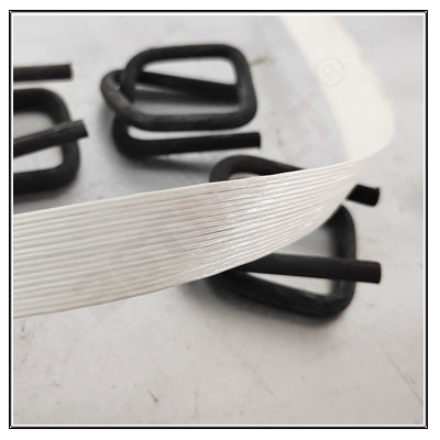 Who is banding strap?